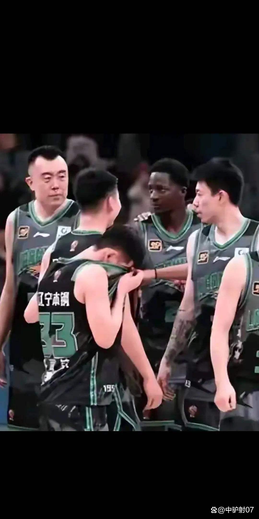 包含山东男篮赛前篮板制胜；志在NBA常规赛名次提升；质疑声仍在；团队化学反应显著的词条