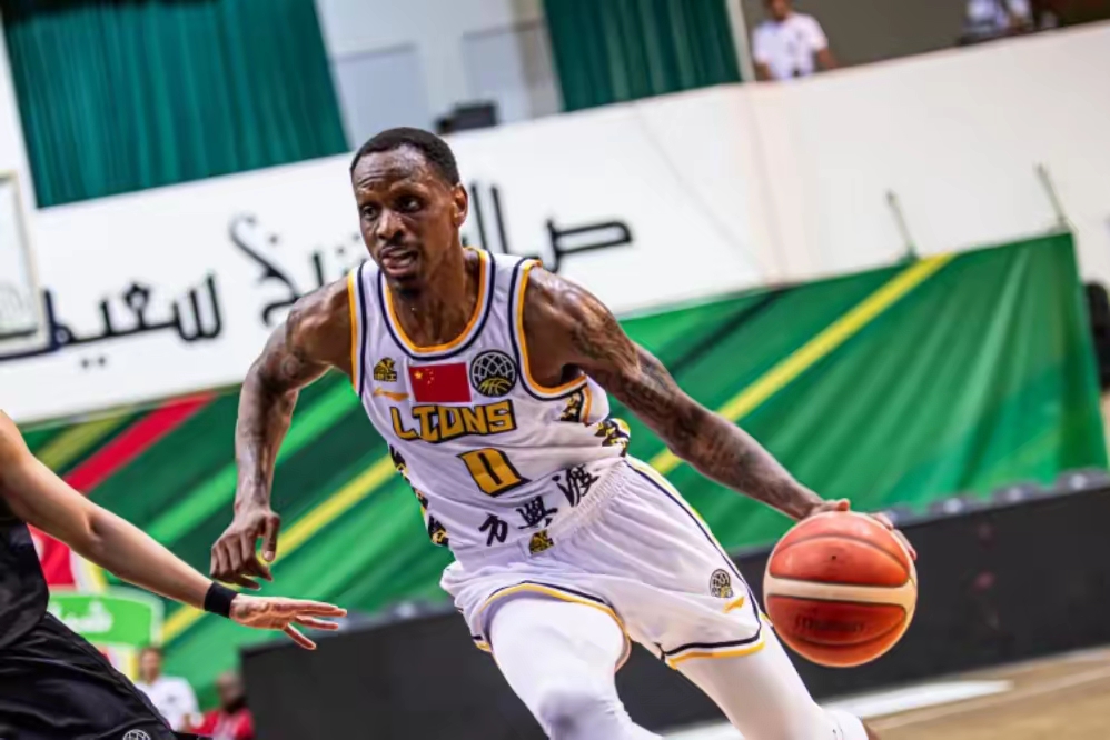 关于今晨突围战来临，广厦男篮围绕NBA常规赛伤情更新，话题不断，球队文化再被提及的信息